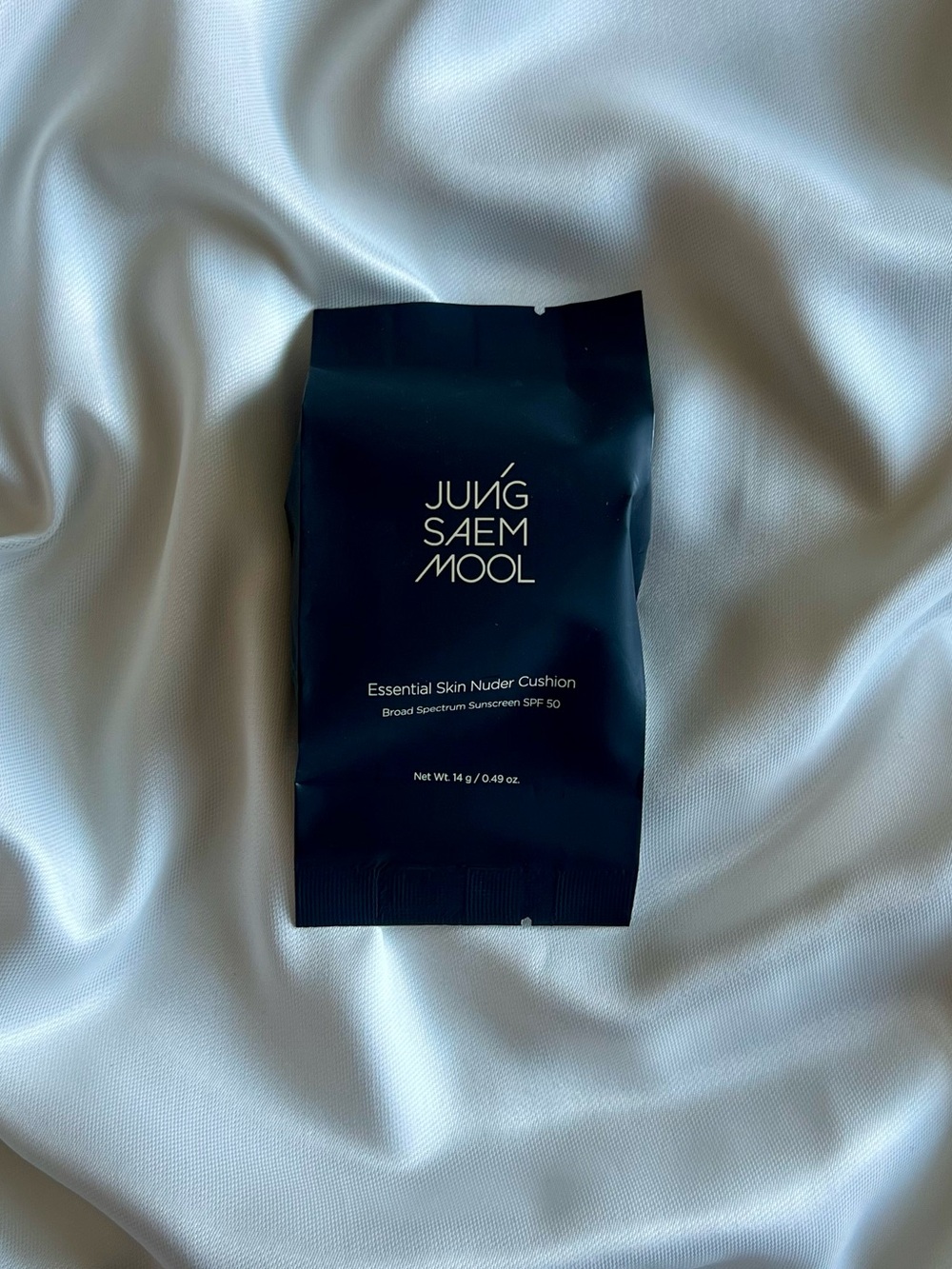 Jung Saem Mool Essential Skin Nuder 
Broad Spectrum Sunscreen SPF 50 - in medium
